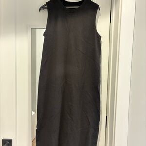 Everlane Black Sleeveless Midi Dress